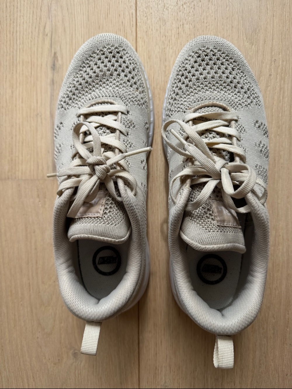 APL TECHLOOM PRO SNEAKERS! Women’s size 10. Neutral and LIGHTWEIGHT!